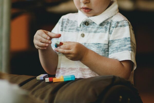 Mijn kind heeft autisme, hoe ga ik hiermee om?