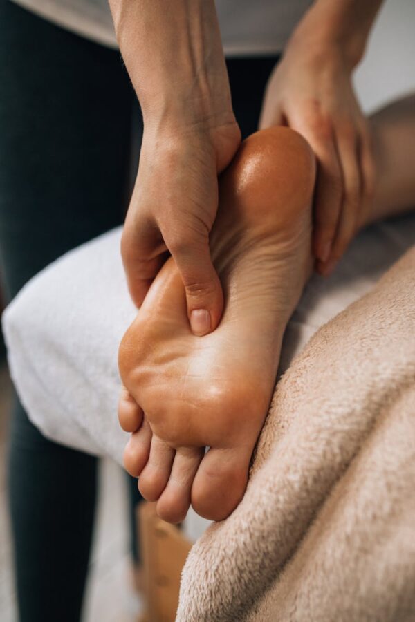 Verwen je zintuigen in Den Haag: de ultieme pedicure en wimperextensions ervaring