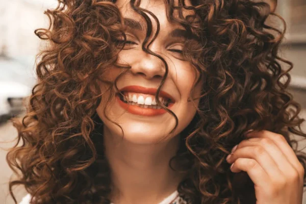 Ontdek de beste zorg voor je krullen en make-up in Utrecht